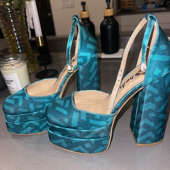 Platform Heels - Blue stripped - Picture 1 of 5